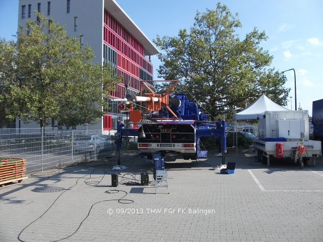 Aufbau des Mastkraftwagen im Osthafen in Frankfurt am Main