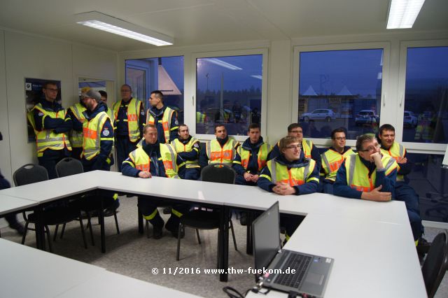 Einweisung in das Training im ADAC Fahrsicherheitszentrum Hockenheim 