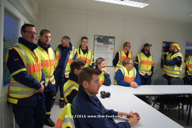 Einweisung in das Training im ADAC Fahrsicherheitszentrum Hockenheim 