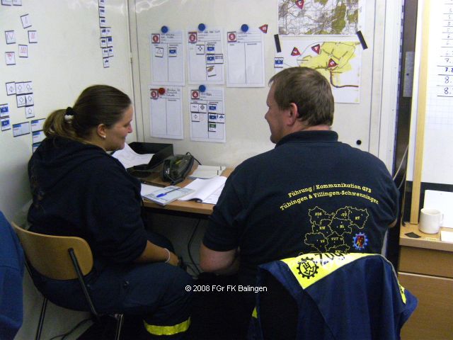 Marianna Bosch (Zugtrupp Horb) und Thorsten Scheurer, Helfer (FK Balingen) im Gespräch