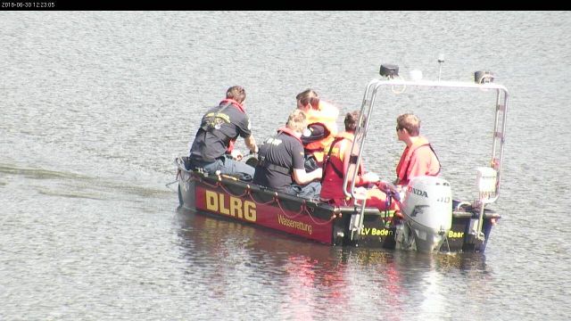 DomeCam - Verlegen von Feldfernkabel auf dem Wasser