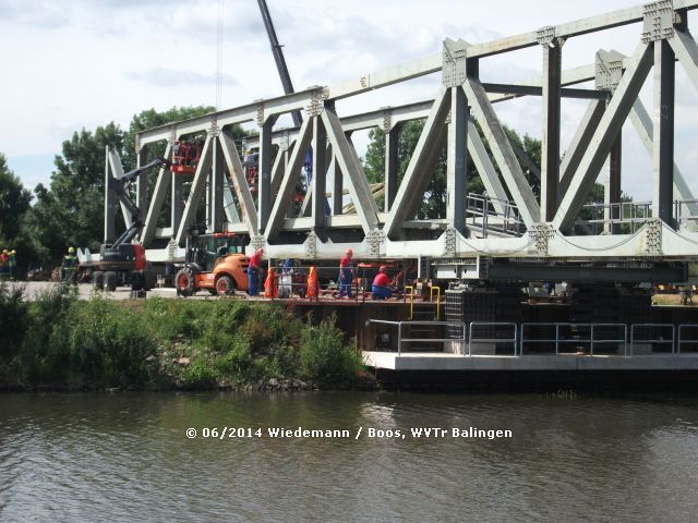 Arbeiten an der Behelfsbrücke