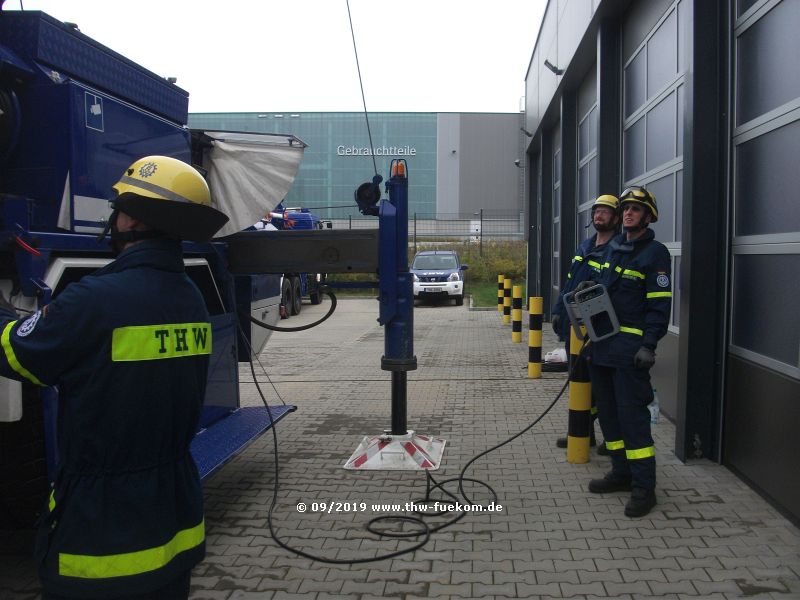 Aufbau des MastKW Ofterdingen im Ortsverband Neuhausen