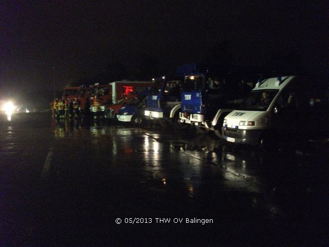 Einheiten Feuerwehr und THW im Bereitstellungsraum Balingen