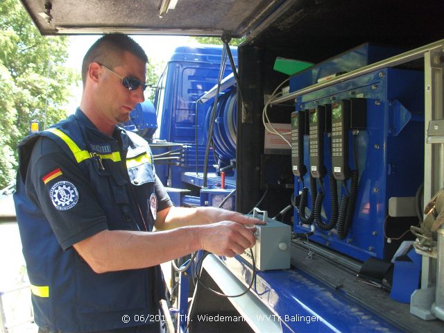 Prüfung der Kabel vor dem Ausfahren des Mastes