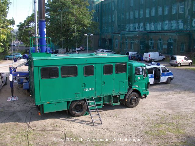 Arbeiten Hand in Hand mit der Polizei