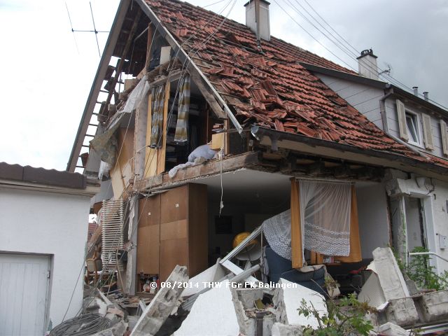 einsturzgefährdetes Haus nach Gasexplosion in Rosenfeld