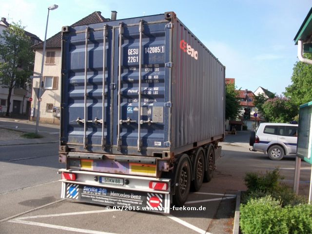 Leerer Container vor dem evangelischen Gemeindehaus in Balingen