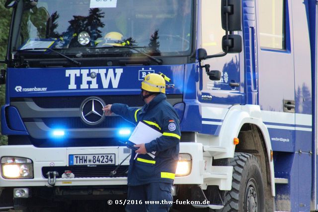 THW Bergungsgruppe I trifft an der Einsatzstelle ein