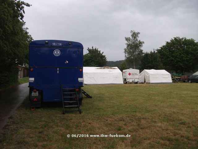 Aufbau des Anhänger ELA in Rottenburg am 13.07.2016