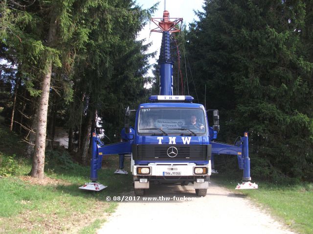 Fahrt mit ausgefahrenen Mast (12 m Höhe) 