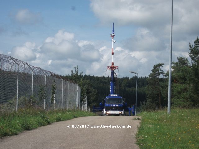 Fahrt mit ausgefahrenen Mast (12 m Höhe) 