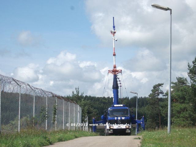 Fahrt mit ausgefahrenen Mast (12 m Höhe) 