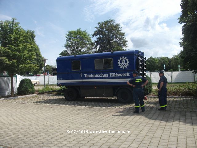 Einsatzleitanhänger in Einatzposition