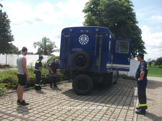 Einsatzleitanhänger in Einatzposition