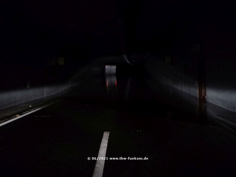 Lkw in den Fluten im Dusslinger Tunnel abgesoffen