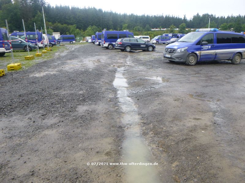 Ankunft im Bereitstellungsraum Camp Nürburgring (bei Regen)