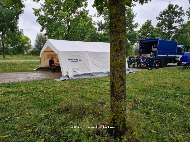 Verpflegungszelt, gestellt durch die THW Ortsverband Albstadt