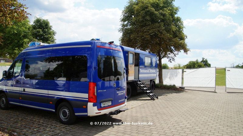 Einsatz des Einsatzleitanhänger (ELA) des Fachzug Führung / Kommunikation bei der Beat Parade in Empfingen