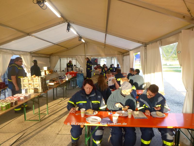 Verpflegung durch den Fachzug Logistik Reutlingen