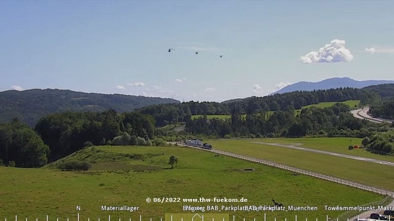 Der Verband verlässt den Flughafen