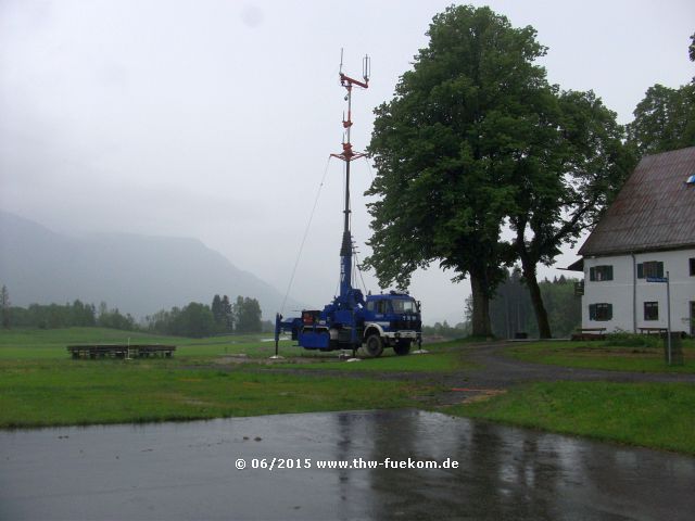 Aufbau am 19.05.2015 bei strömenden Regen auf dem Segelflugplatz in Pömetsried