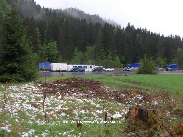 Schnee am Hubschrauberlandeplatz in Elmau