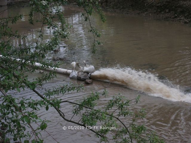 Der Mühlkanal wird nun mit zwei Pumpen mit einer Leistung von 3.000 l/min gefüllt