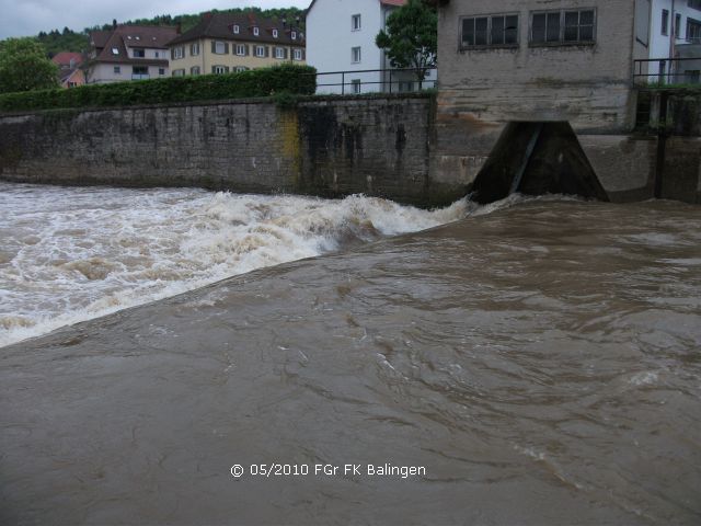 Wasserwalze am Wehr am Neckar in Horb