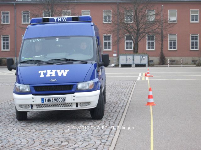 Slalomfahrt und Eingewöhnung in die Fahrzeuge