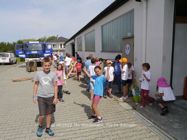 32 Kinder beim THW OV Balingen zu Besuch