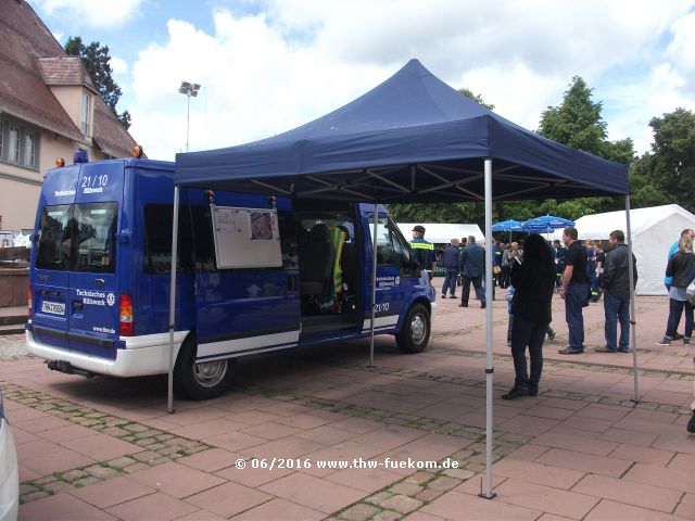 Ausstellung THW Fahrzeuge auf dem Marktplatz in Freudenstadt