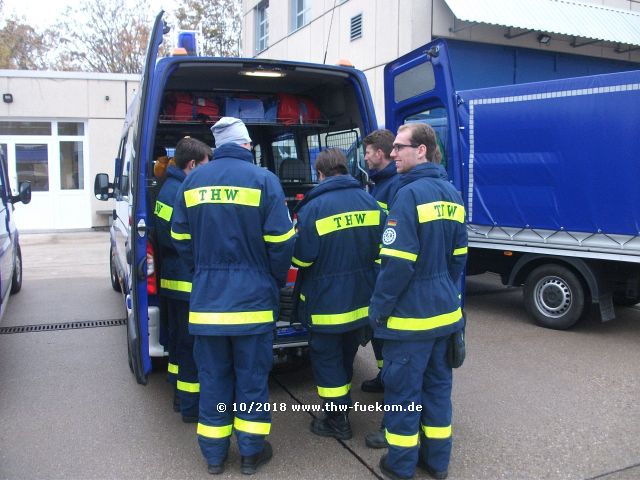 Abfahrtskontrolle der Einsatzfahrzeuge