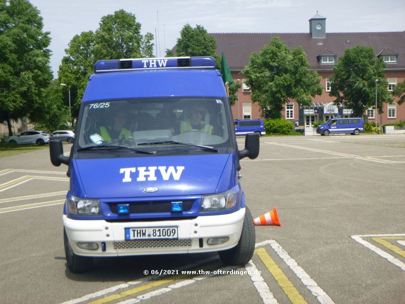 Sichers Führen von Einsatzfahrzeugen, hier in der Slalom-Übung