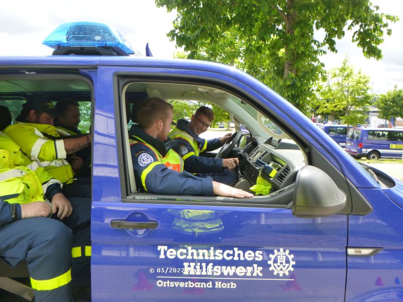 Wie verhält sich ein vollbesetzten Einsatzfahrzeug bei einer Vollbremsung?