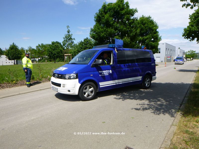 Slalomfahrt mit THW Einsatzfahrzeugen