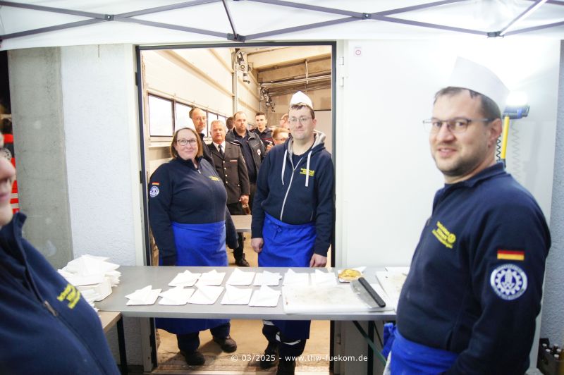 Ausgabe der - Einsatzverpflegung