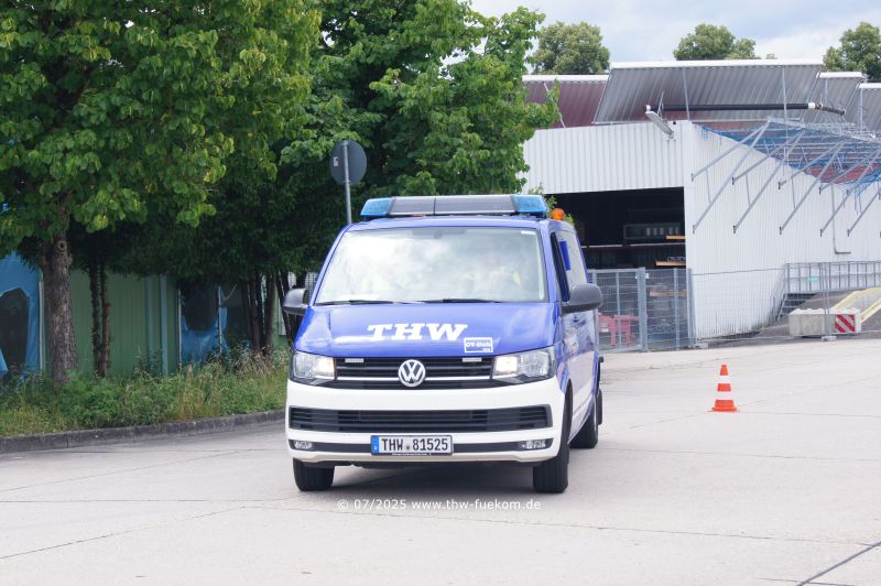 Slalomfahrten zur Gew&ouml;hnung an das Einsatzfahrzeug