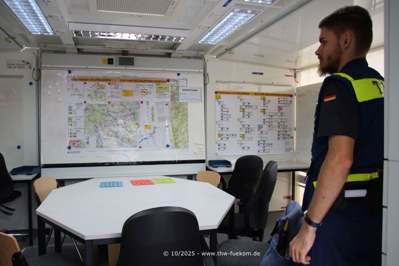 Blick in die THW F&uuml;hrungsstelle