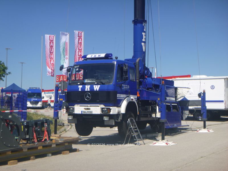 Mastkraftwagen (MastKW) in aufgebautem Zustand