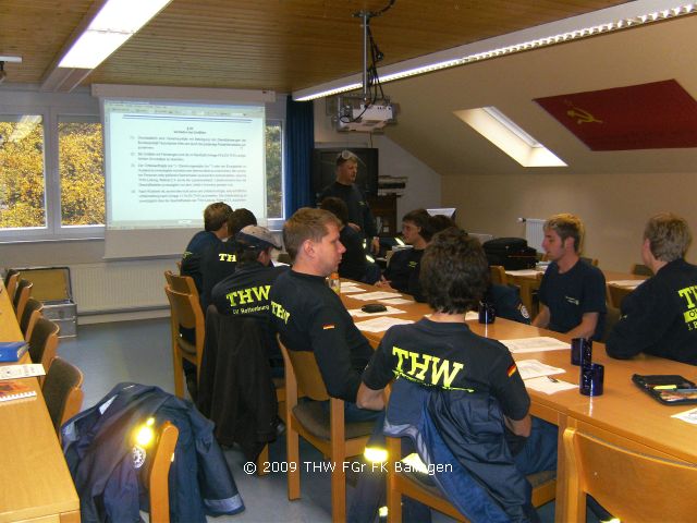 Unterricht in verschiedenen Bereichen gem. Curriculum 1 Kraftfahrwesen im THW