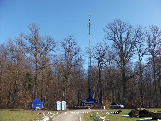 Aufbau des MastKW Balingen im Wald in Tukastan