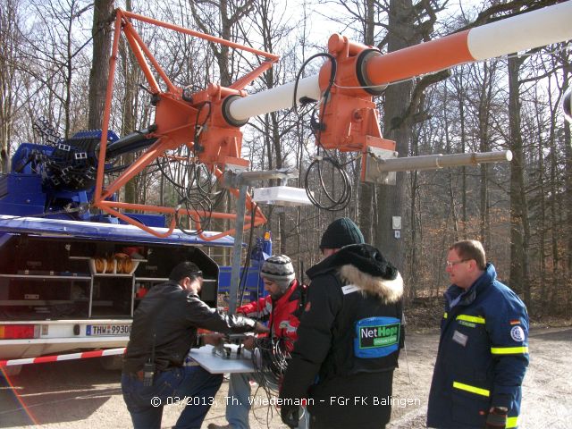 Antennenmontage durch die Lehrgangsteilnehmer