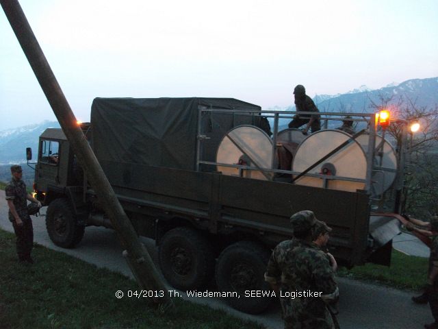 Bau einer Wasserförderstrecke durch die Schweizer Armee