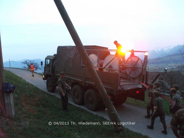 Bau einer Wasserförderstrecke durch die Schweizer Armee