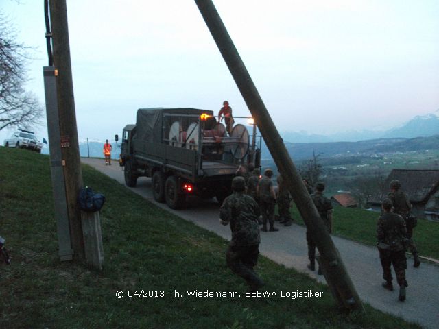 Bau einer Wasserförderstrecke durch die Schweizer Armee
