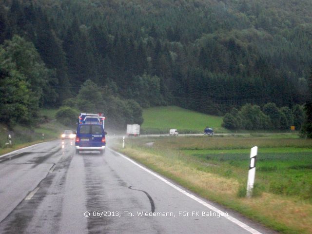 THW Verband, bestehend aus sieben Einsatzfahrzeugen