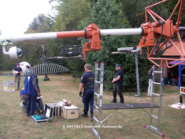 Aufbau und Antennenmontage am MastKW des WVTr Balingen