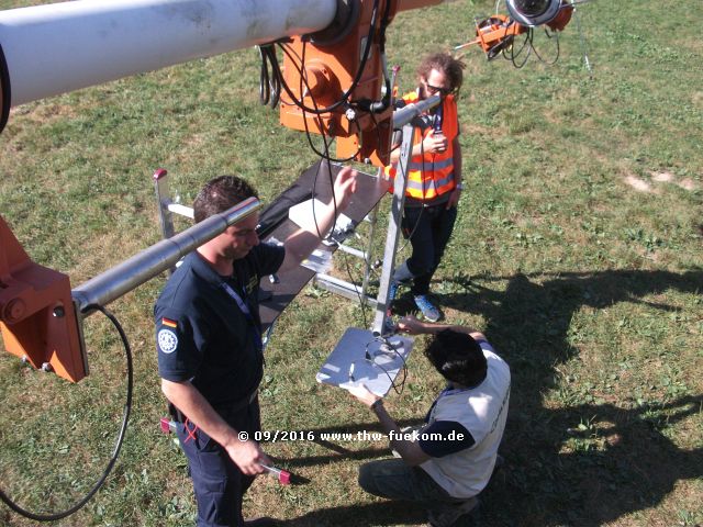 Montage der Antennen und des Richtfunksystems