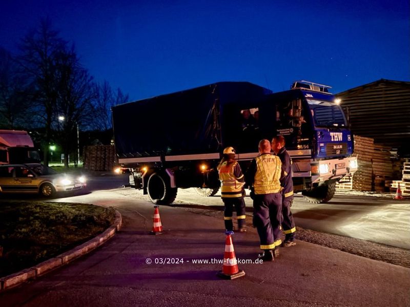 Eintreffen der schweren Bergung - MzKW